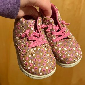 Girls shoes new Carter’s size 4